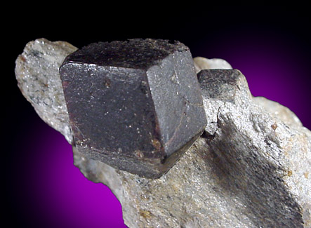 Mineral Specimens: Almandine Garnet from Greens Farm Garnet Mine, Roxbury, Connecticut