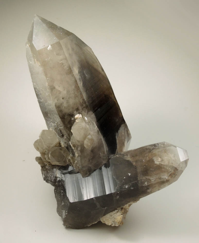 Quartz var. Smoky Quartz from Peter's Pocket, Bartlett, 2.5 km ENE of Little Attitash Mountain, Carroll County, New Hampshire