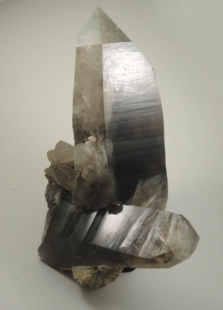 Quartz var. Smoky Quartz from Peter's Pocket, Bartlett, 2.5 km ENE of Little Attitash Mountain, Carroll County, New Hampshire