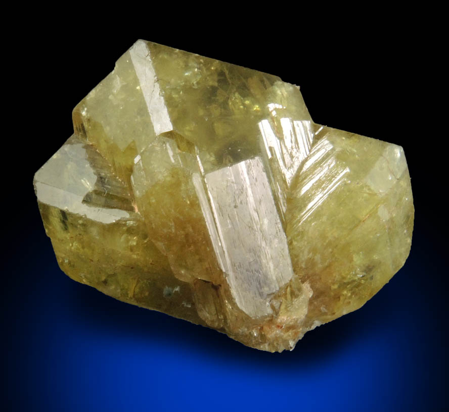 Chrysoberyl twinned crystals from Esprito Santo, Brazil