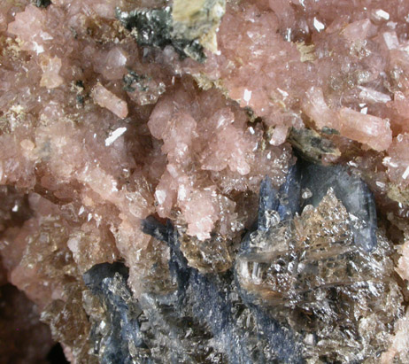 Photographs of mineral No. 43462: Hureaulite, Rockbridgeite and Vivianite  from Lavra do Criminoso, Sao Jose da Safira, Minas Gerais, Brazil