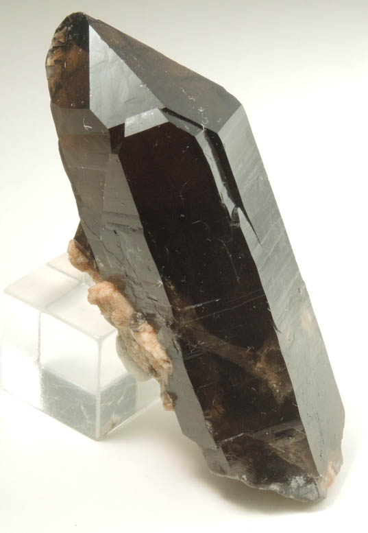 Quartz var. Smoky Quartz (Dauphin� Law Twin) from Boulder at the Knob, Center Ossipee, Carroll County, New Hampshire